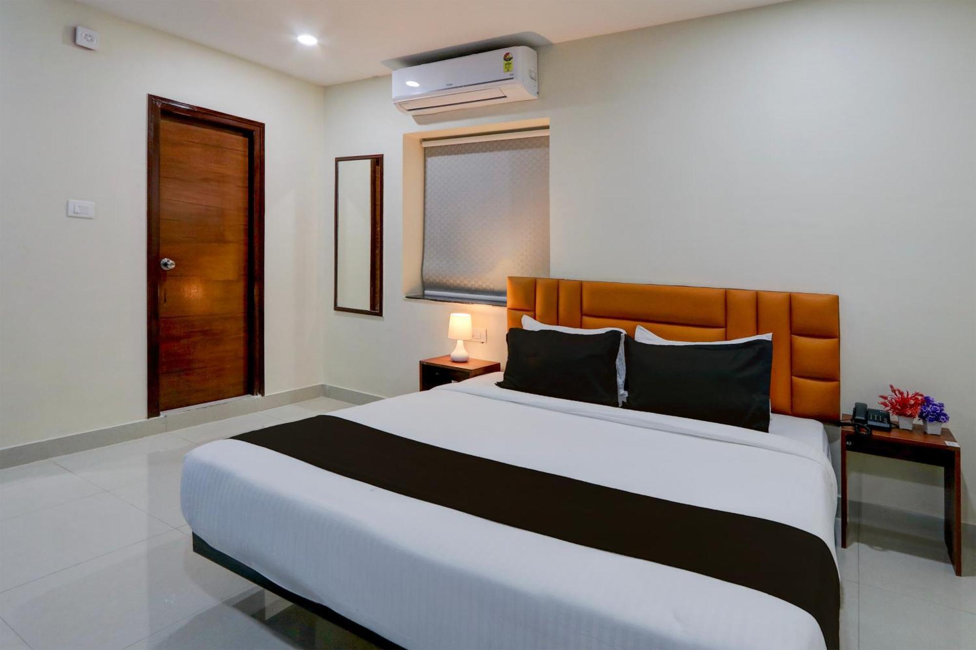 Super Townhouse The Cinco Bliss Near Ikea, Wells Forgo, Kims, Care Hospitals Hotel Hyderabad Exterior photo