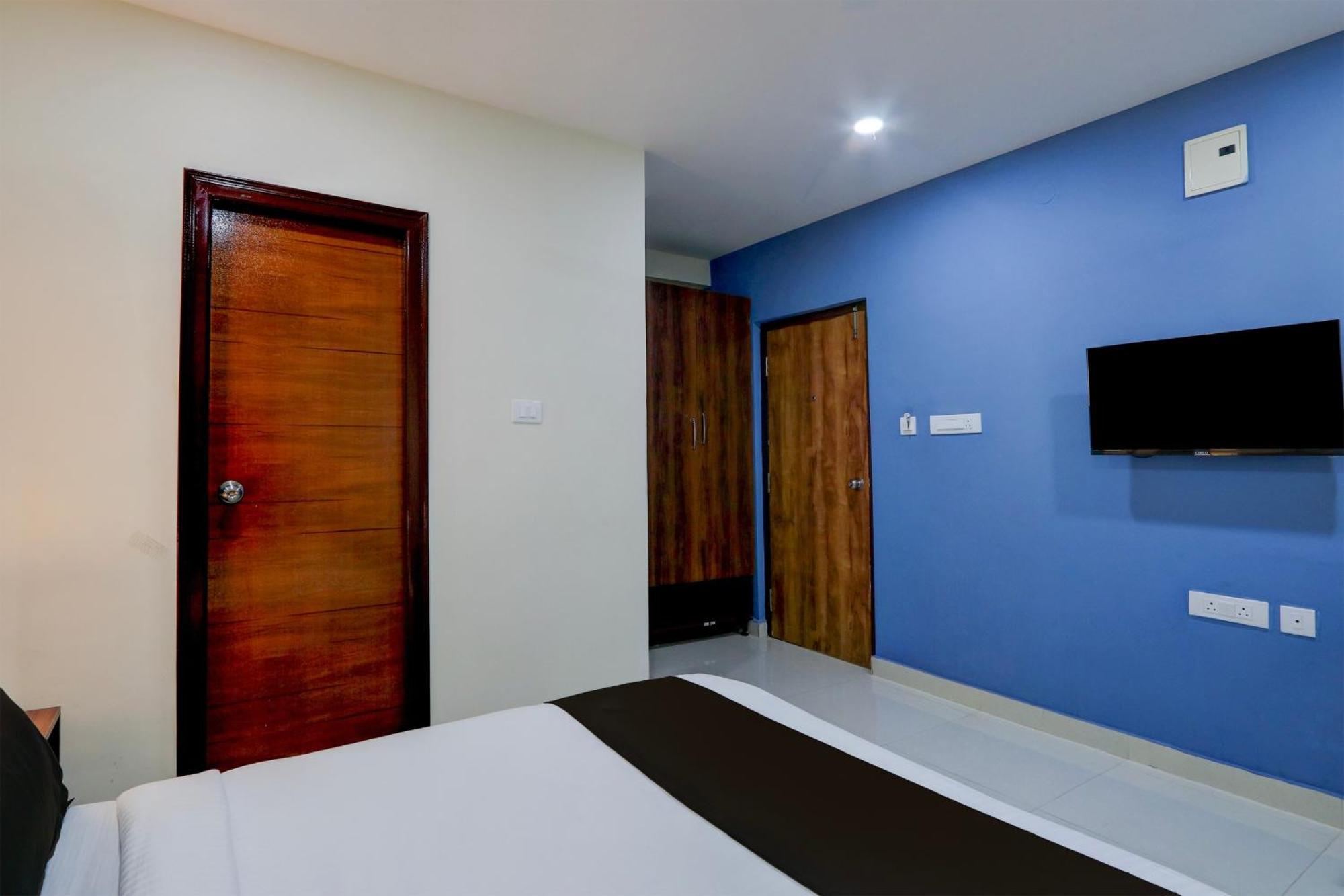 Super Townhouse The Cinco Bliss Near Ikea, Wells Forgo, Kims, Care Hospitals Hotel Hyderabad Exterior photo